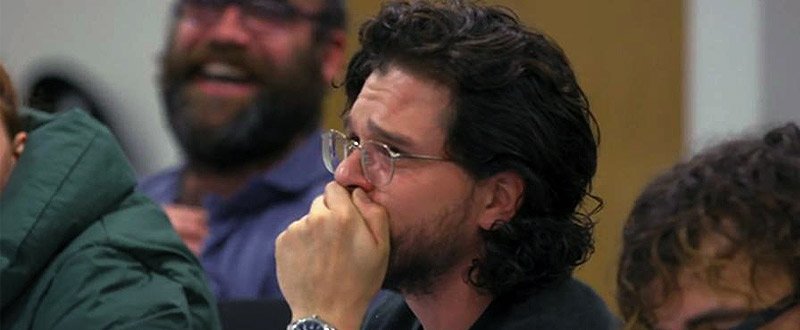 Harington chorando