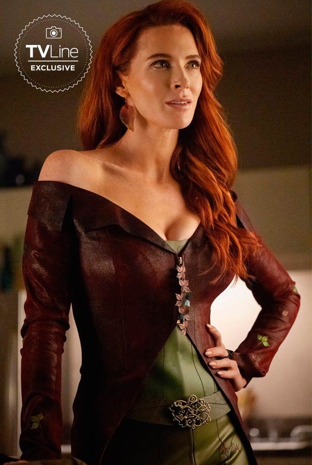 Traje da Hera Venenosa da série Batwoman é revelado